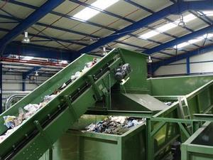 ماكينة فرز المخلفات بالأشكال