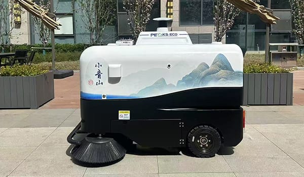 مكنسة شوارع ذاتية القيادة