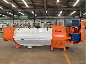 مكبس لولبي لفصل المياه