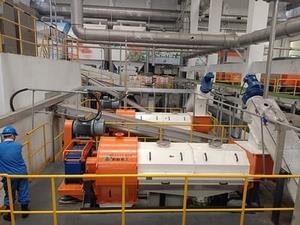 مكبس لولبي لفصل المياه