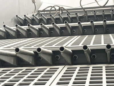 غربال اهتزازي مركب