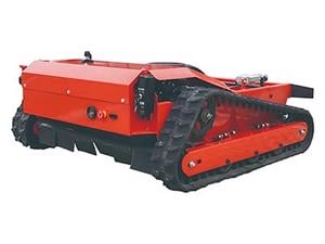 آلة جز العشب المجنزرة